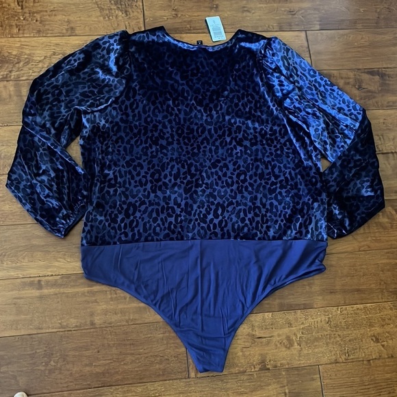 Torrid Blue Velvet Stretch V Neck Long Sleeve Bodysuit - Picture 12 of 12